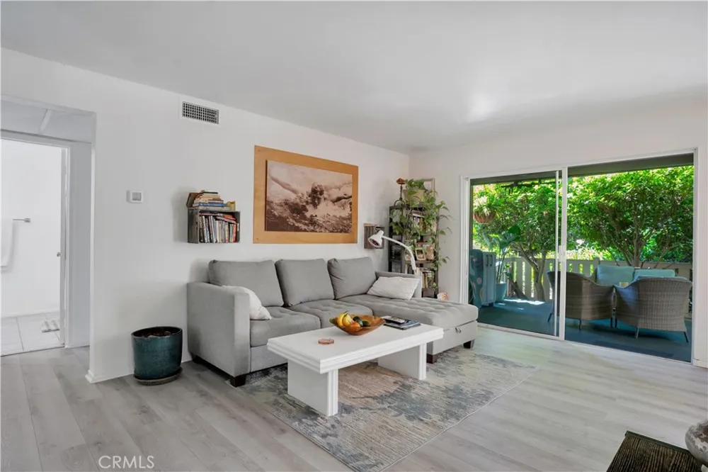 291 Sequoia Court #13 Thousand Oaks, CA 91360
