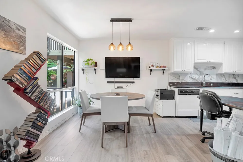 291 Sequoia Court #13 Thousand Oaks, CA 91360