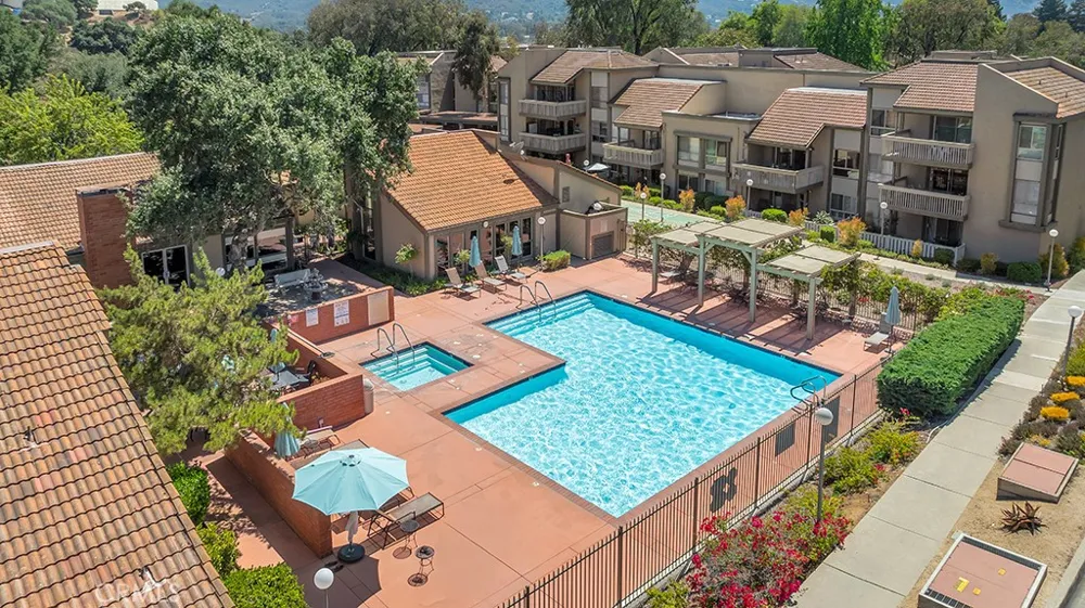 291 Sequoia Court #13 Thousand Oaks, CA 91360