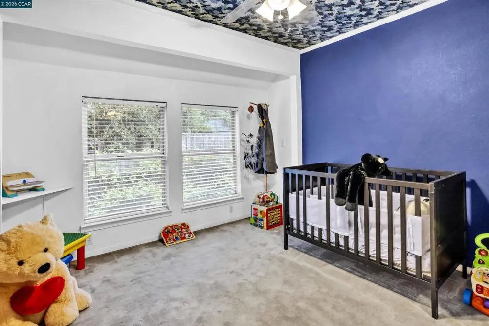 5260 Sunset Dr El Sobrante, CA 94803