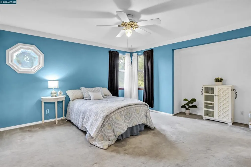 5260 Sunset Dr El Sobrante, CA 94803