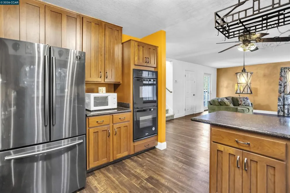 5260 Sunset Dr El Sobrante, CA 94803