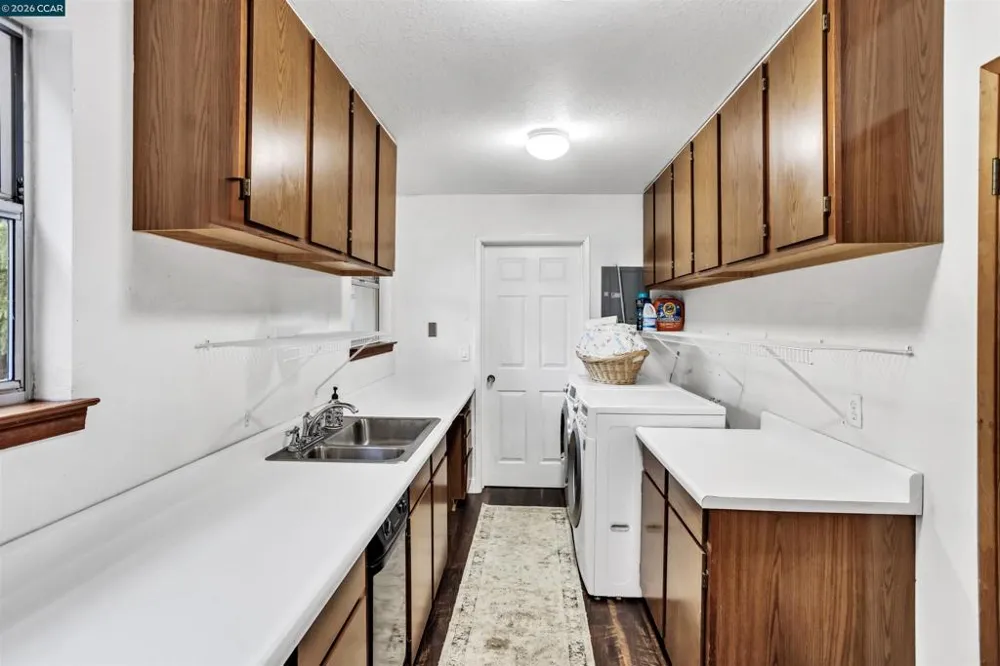 5260 Sunset Dr El Sobrante, CA 94803