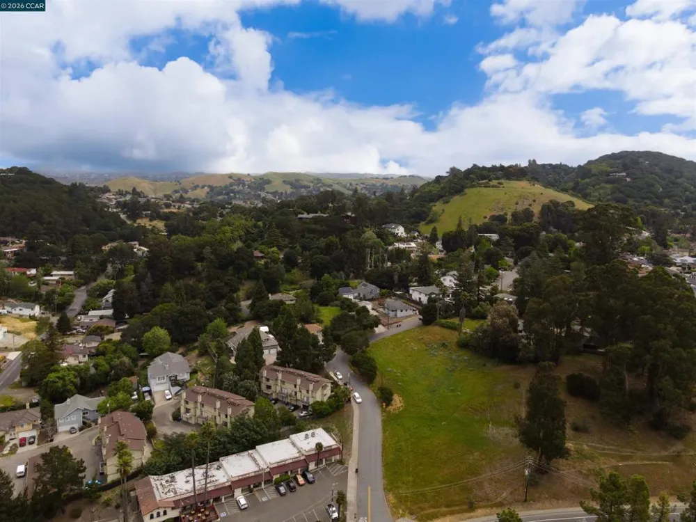 5260 Sunset Dr El Sobrante, CA 94803