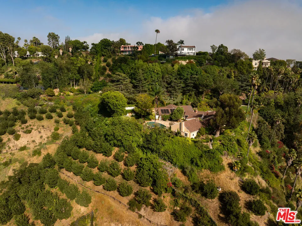 1031 Bel Air Court Los Angeles, CA 90077