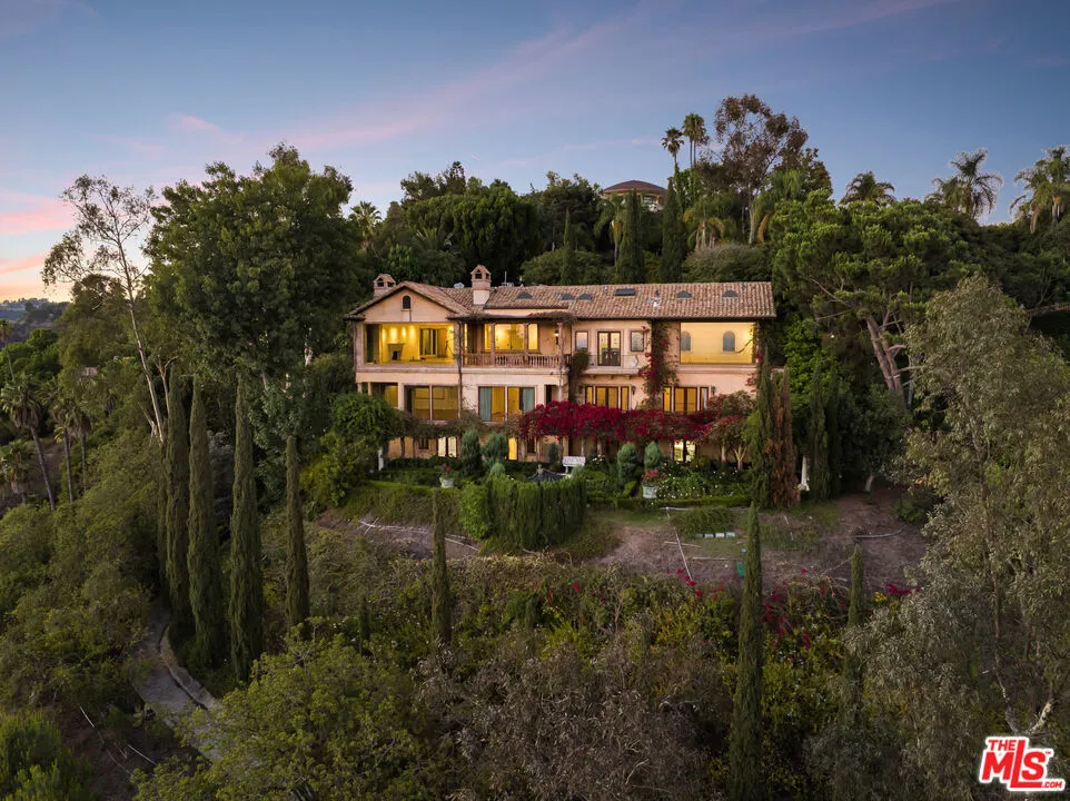 1031 Bel Air Court Los Angeles, CA 90077