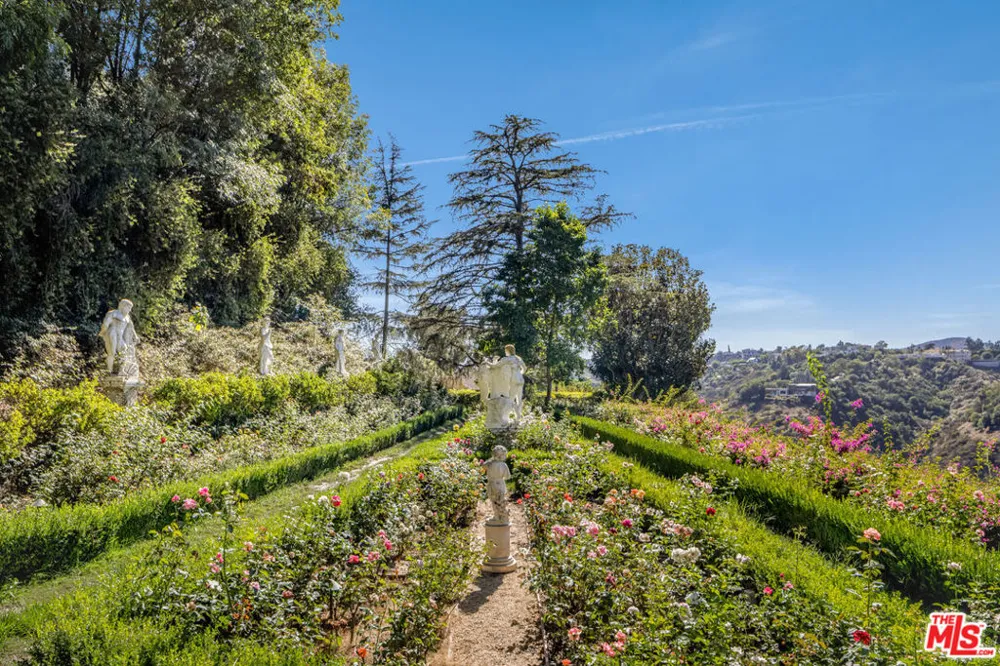 1031 Bel Air Court Los Angeles, CA 90077