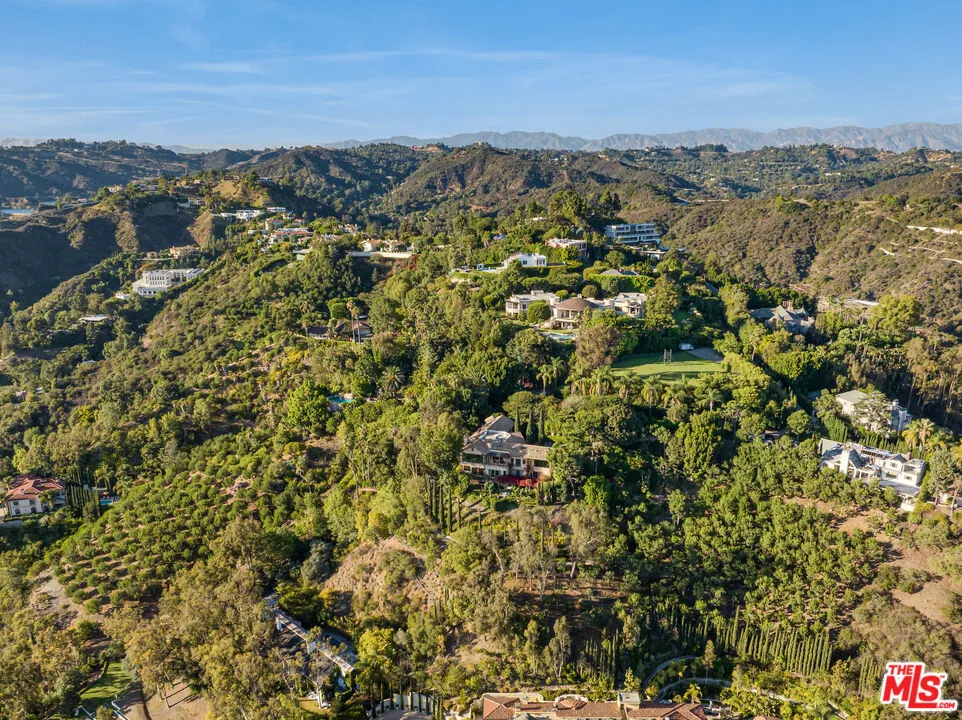 1031 Bel Air Court Los Angeles, CA 90077