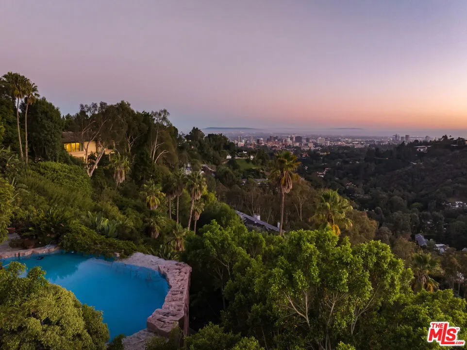 1031 Bel Air Court Los Angeles, CA 90077