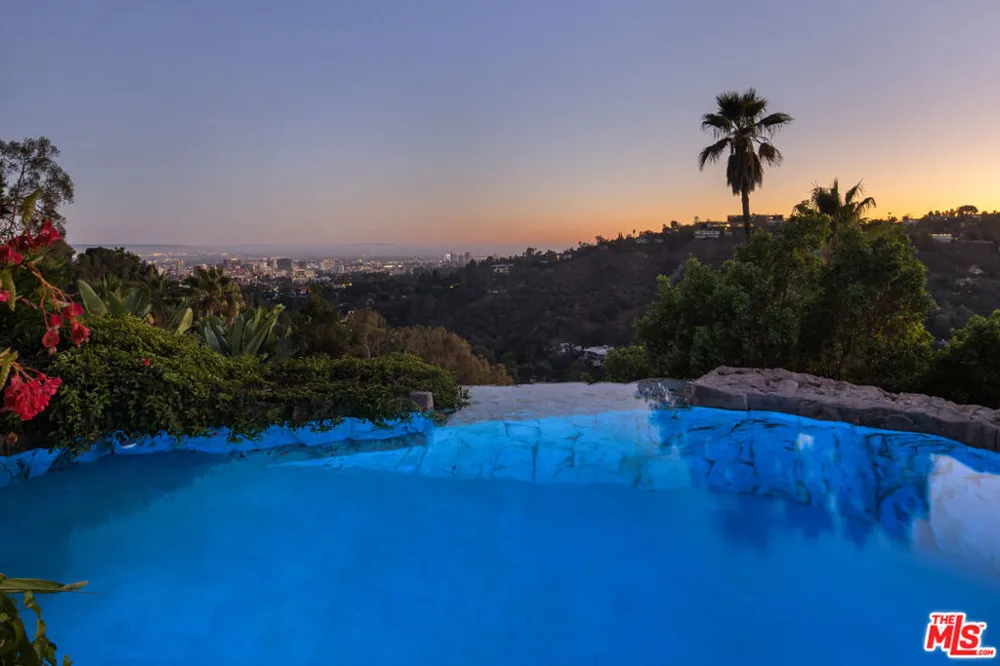 1031 Bel Air Court Los Angeles, CA 90077