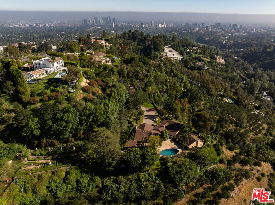 1031 Bel Air Court Los Angeles, CA 90077