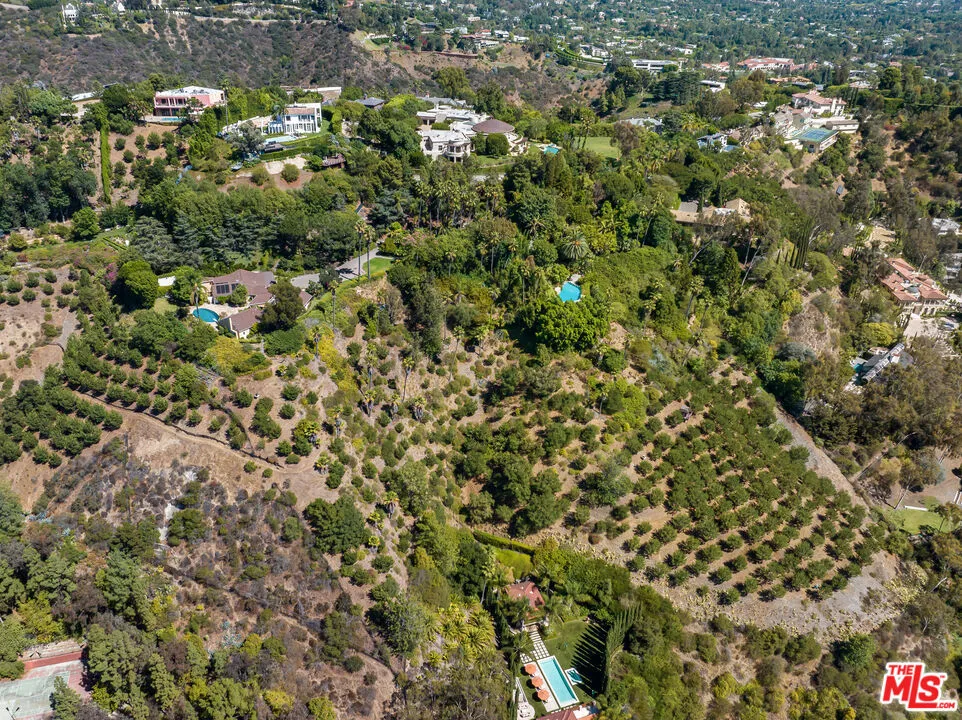 1031 Bel Air Court Los Angeles, CA 90077