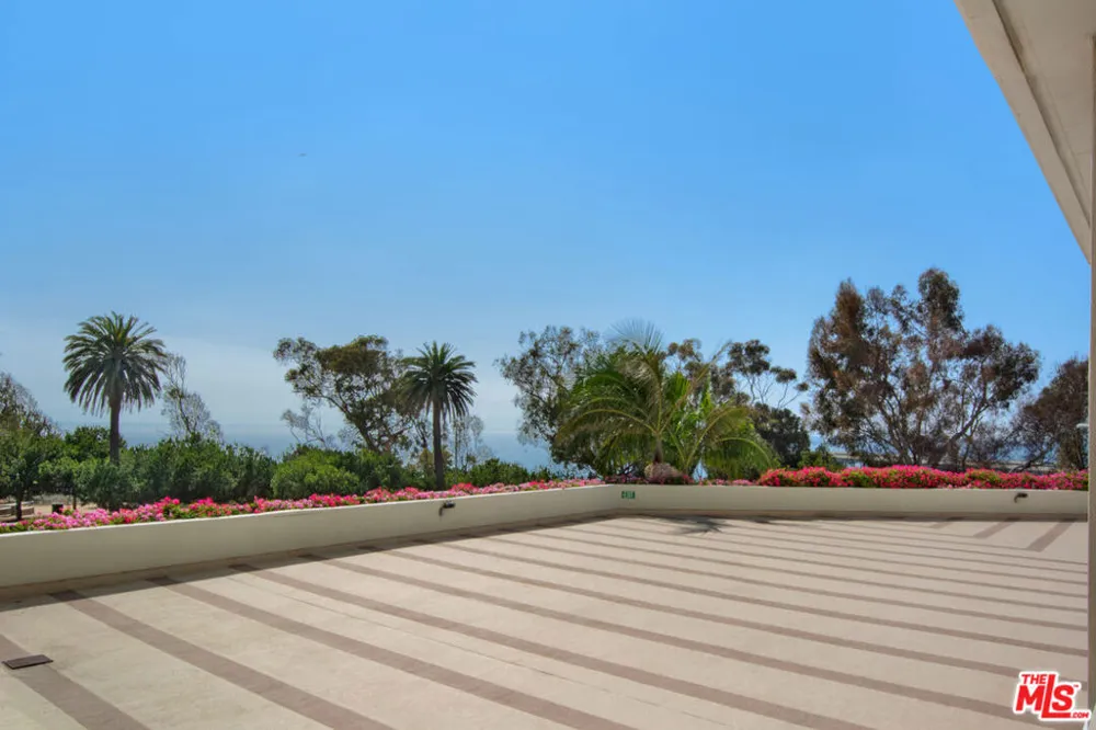 201 Ocean Avenue #301P Santa Monica, CA 90402
