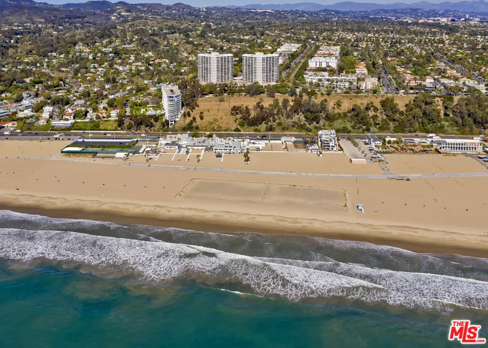 201 Ocean Avenue #301P Santa Monica, CA 90402