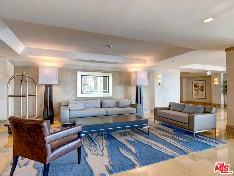 201 Ocean Avenue #301P Santa Monica, CA 90402