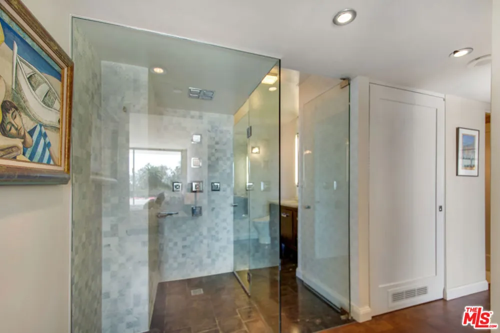 201 Ocean Avenue #301P Santa Monica, CA 90402