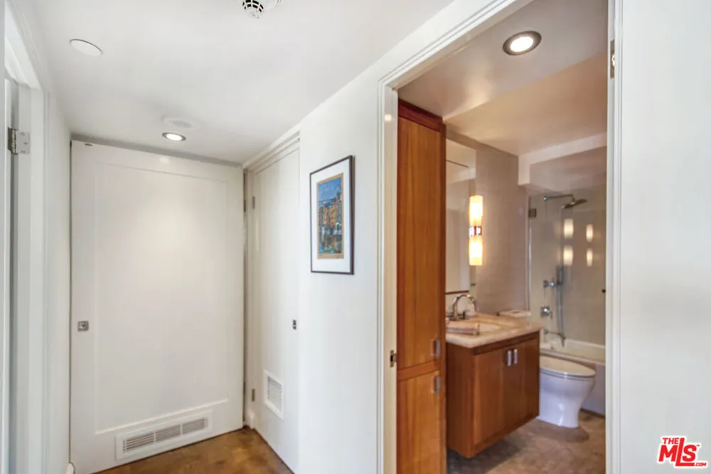 201 Ocean Avenue #301P Santa Monica, CA 90402