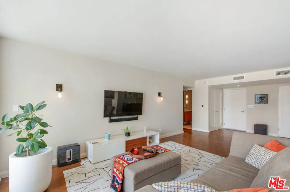 201 Ocean Avenue #301P Santa Monica, CA 90402