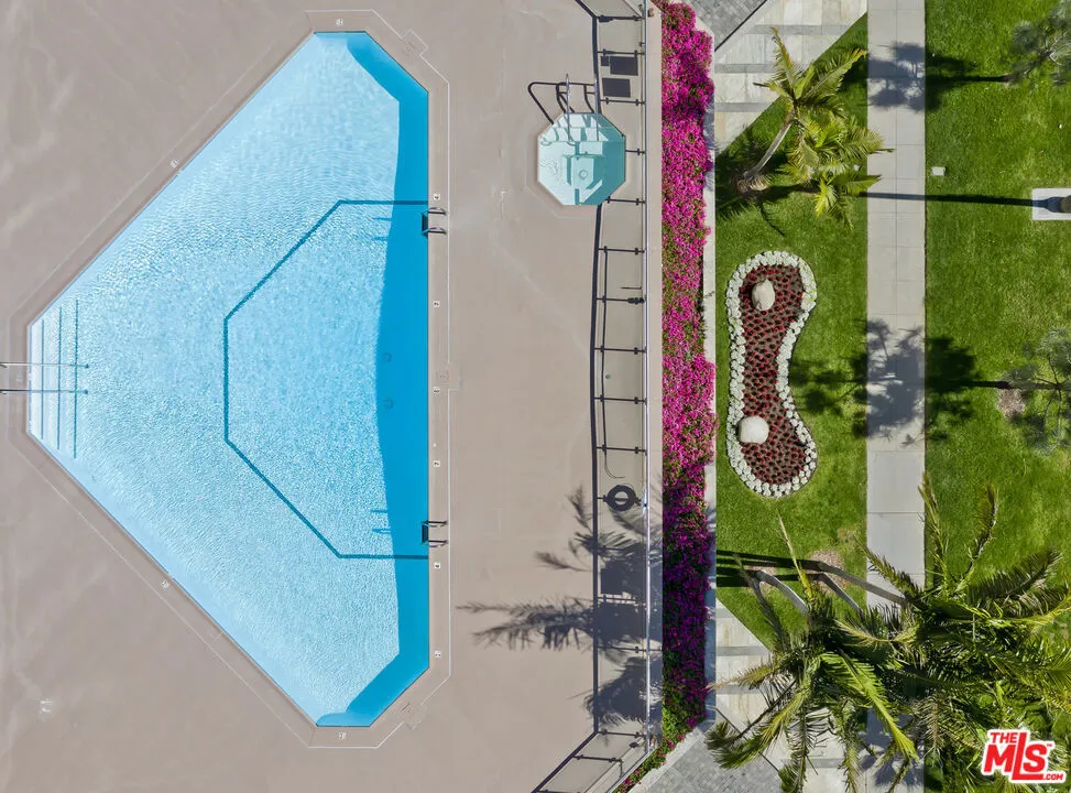 201 Ocean Avenue #301P Santa Monica, CA 90402