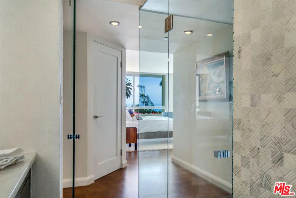 201 Ocean Avenue #301P Santa Monica, CA 90402