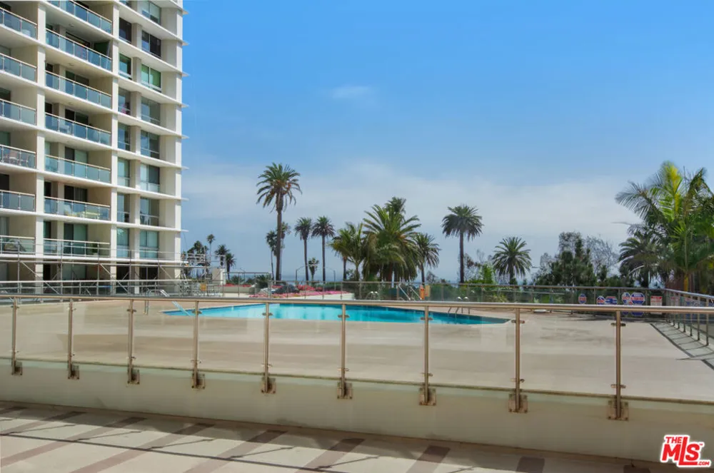 201 Ocean Avenue #301P Santa Monica, CA 90402