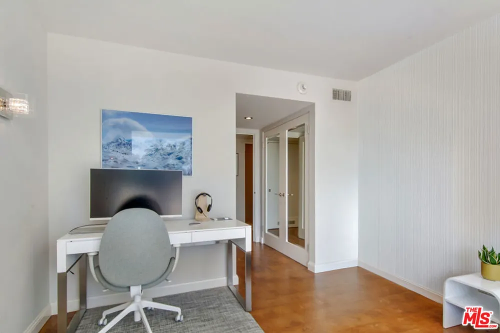 201 Ocean Avenue #301P Santa Monica, CA 90402