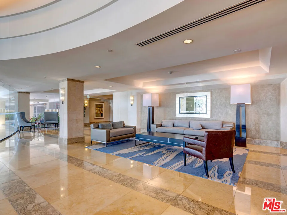 201 Ocean Avenue #301P Santa Monica, CA 90402