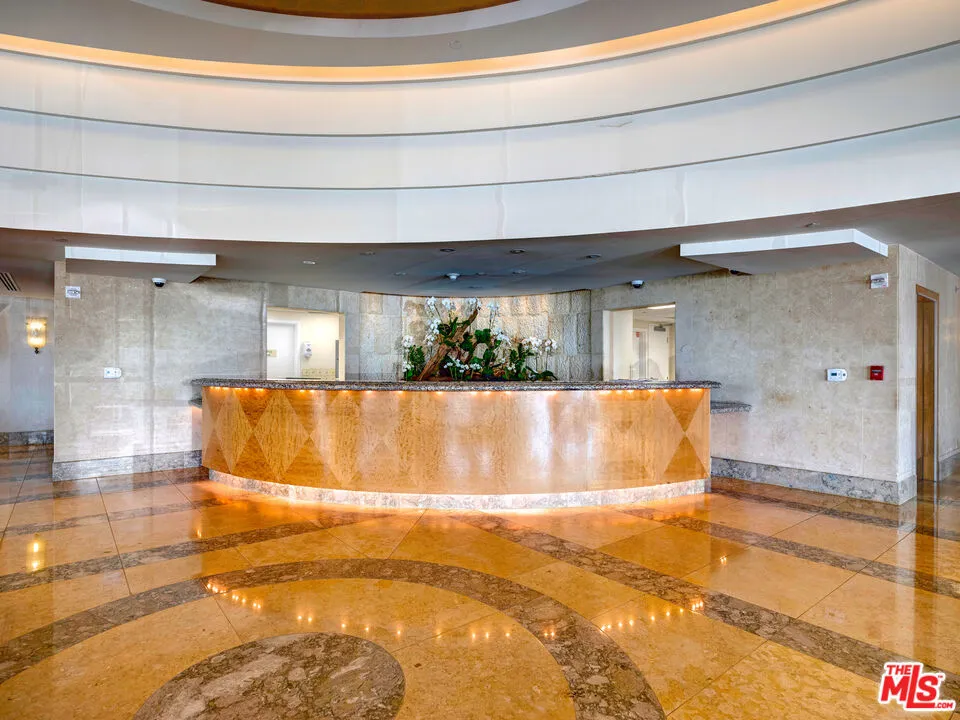 201 Ocean Avenue #301P Santa Monica, CA 90402