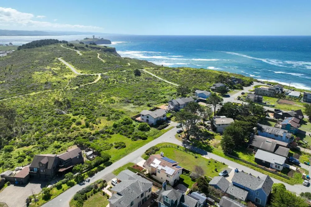 121 Bernal Avenue Moss Beach, CA 94038