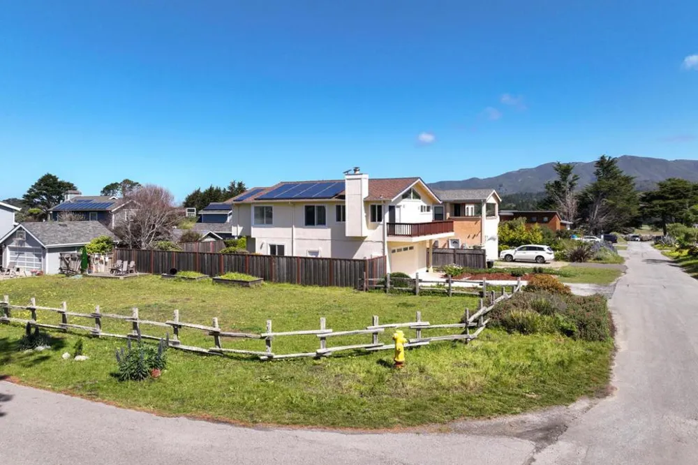 121 Bernal Avenue Moss Beach, CA 94038