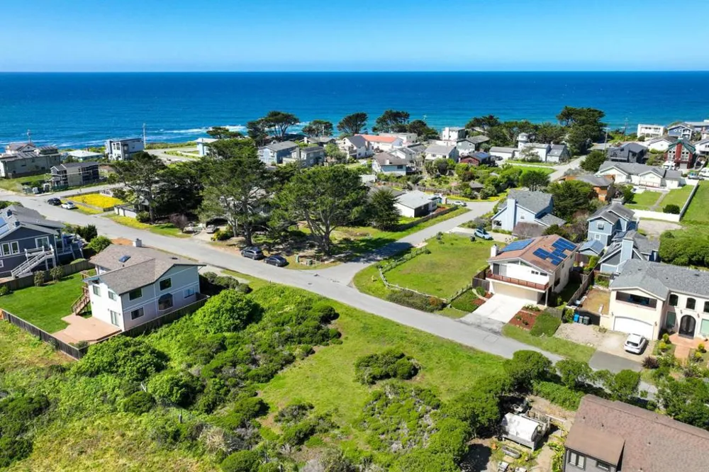 121 Bernal Avenue Moss Beach, CA 94038