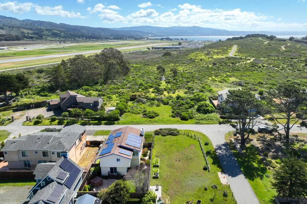 121 Bernal Avenue Moss Beach, CA 94038