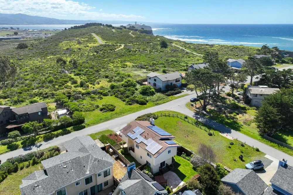 121 Bernal Avenue Moss Beach, CA 94038