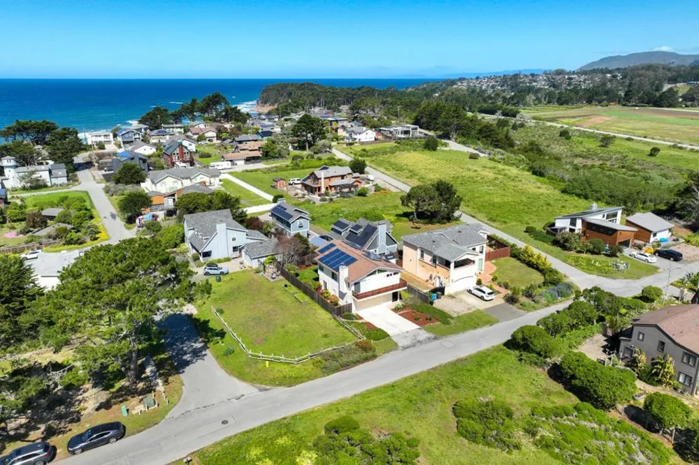 121 Bernal Avenue Moss Beach, CA 94038