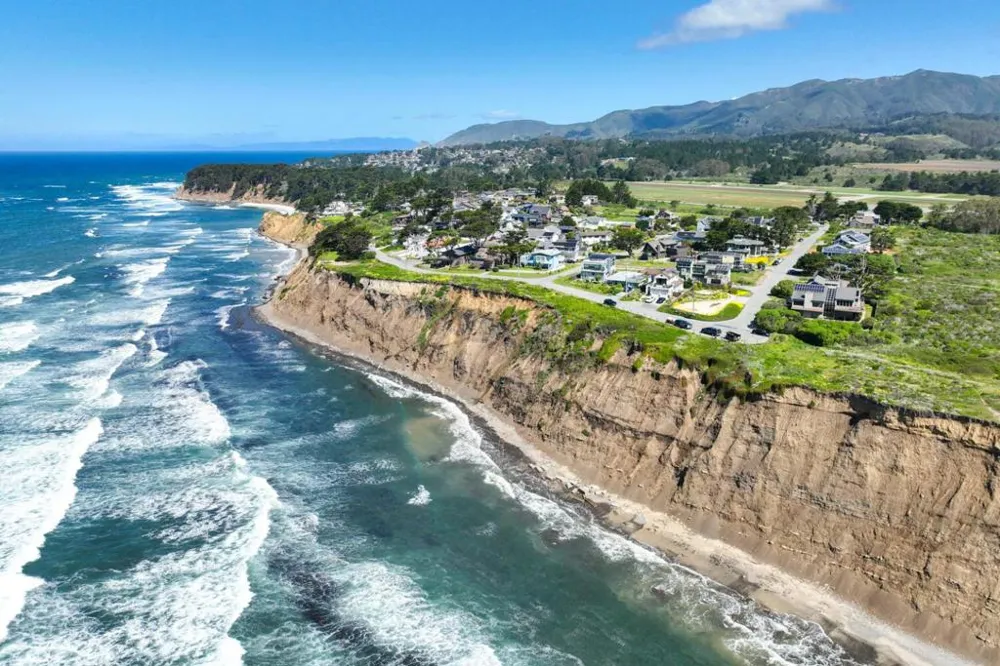 121 Bernal Avenue Moss Beach, CA 94038
