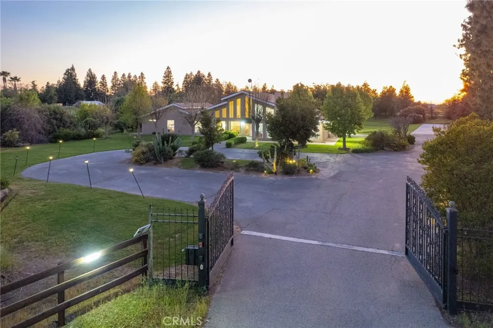 12235 Willow Avenue Clovis, CA 93619