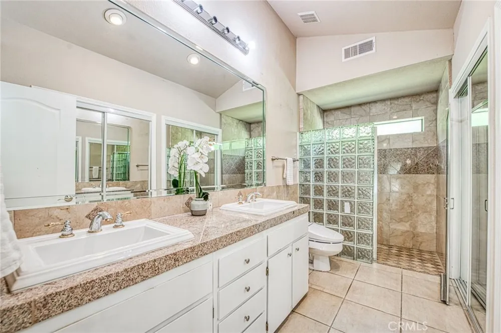 12235 Willow Avenue Clovis, CA 93619