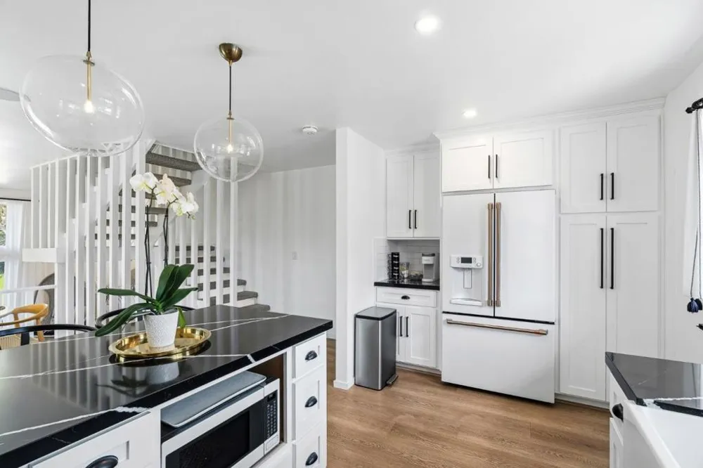 37 La Playa Street #37 Monterey, CA 93940