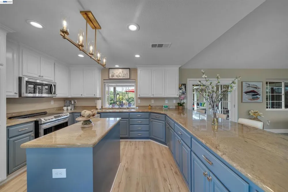2767 Canoe St Copperopolis, CA 95228