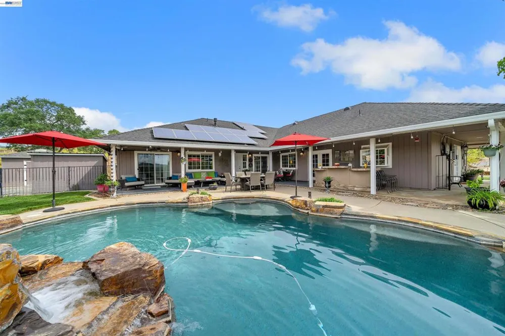 2767 Canoe St Copperopolis, CA 95228