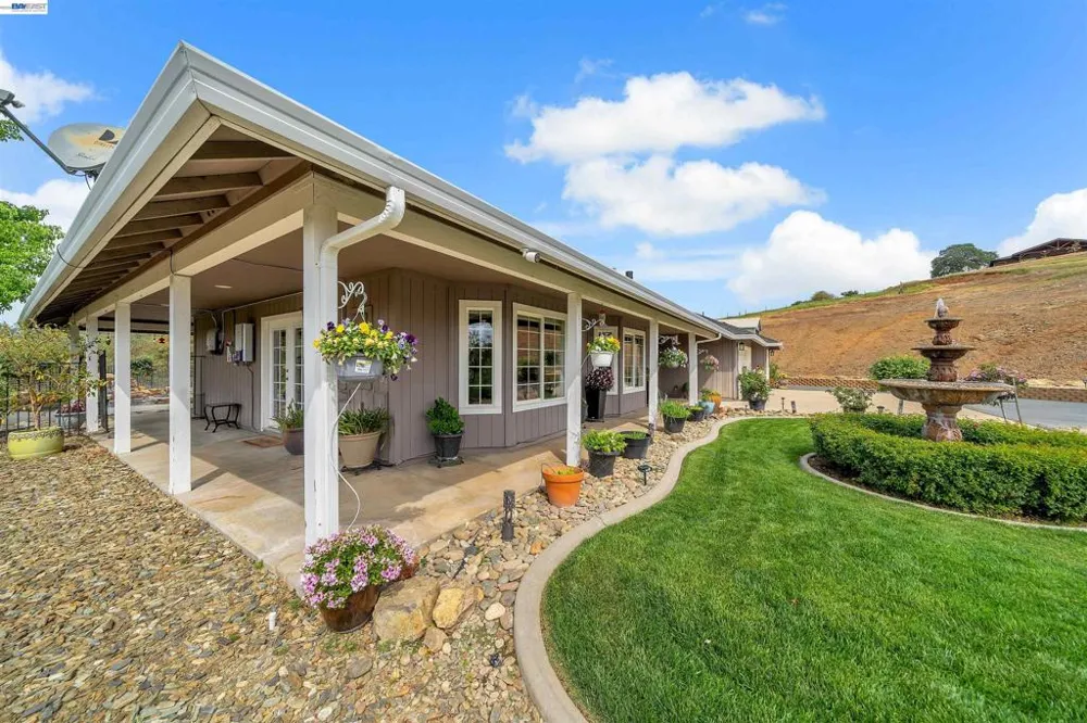 2767 Canoe St Copperopolis, CA 95228