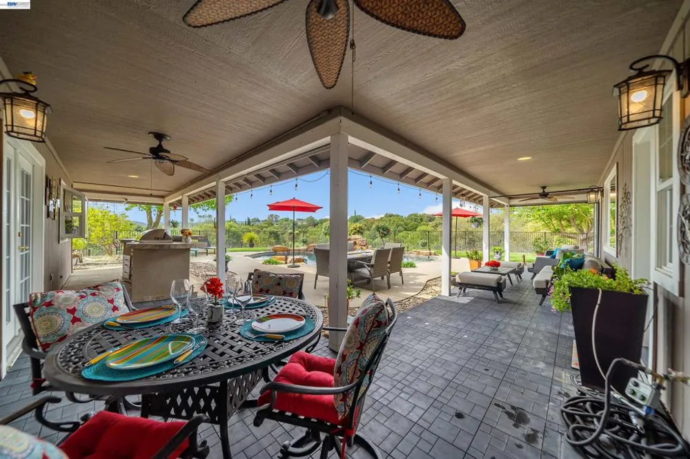 2767 Canoe St Copperopolis, CA 95228