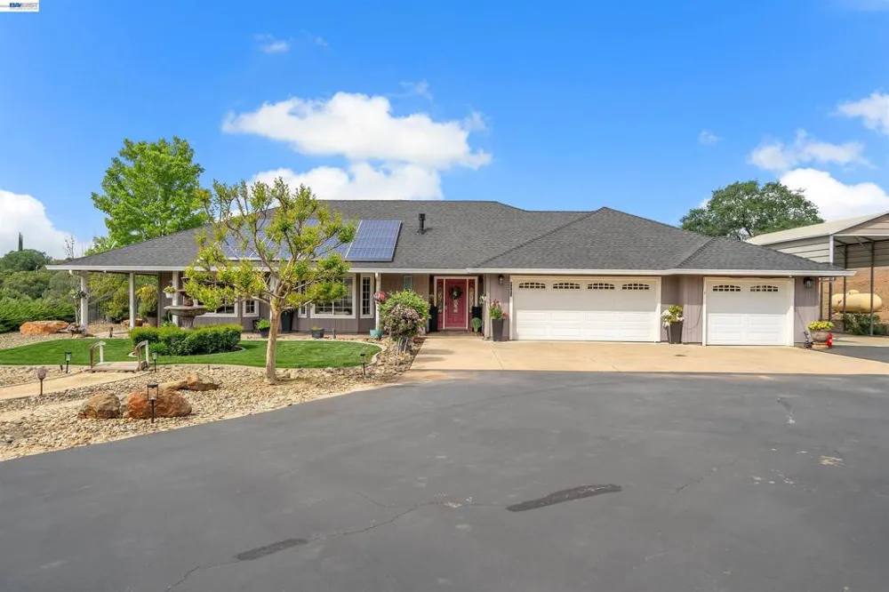 2767 Canoe St Copperopolis, CA 95228