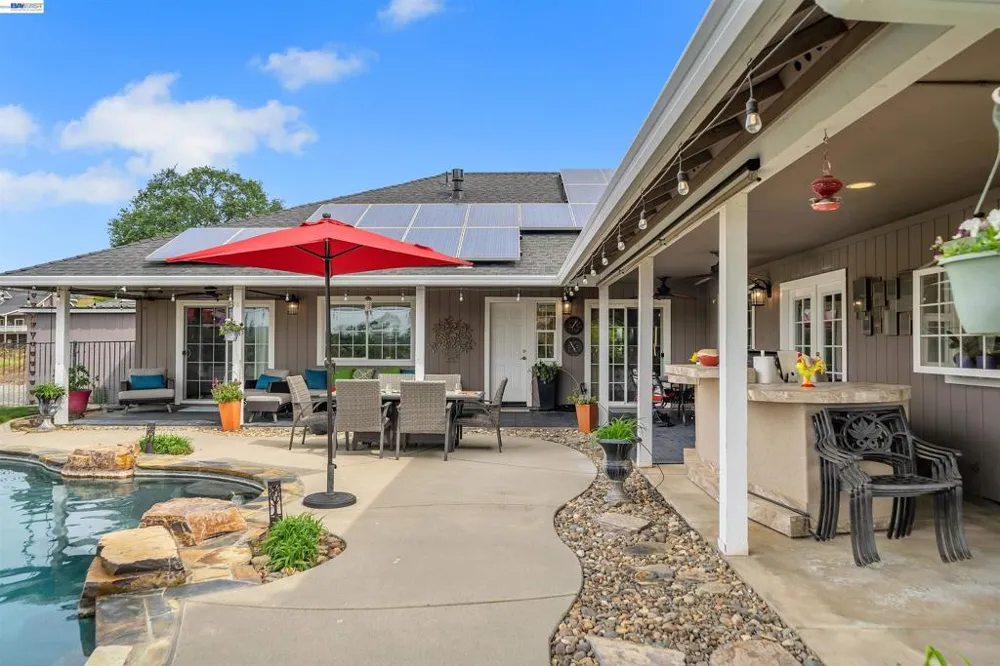 2767 Canoe St Copperopolis, CA 95228