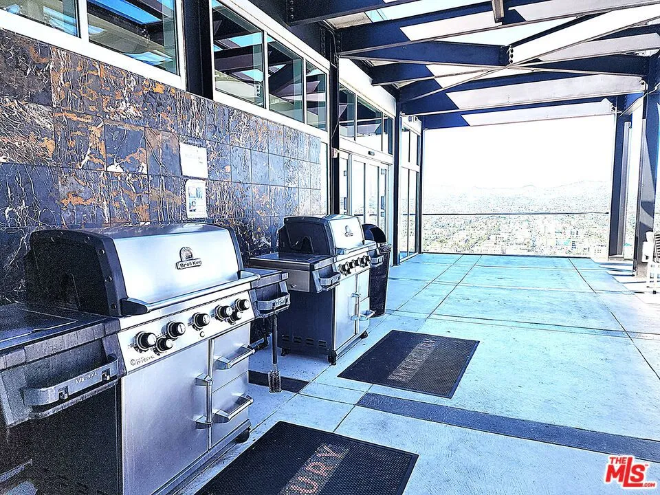 3810 Wilshire Boulevard #1706 Los Angeles, CA 90010