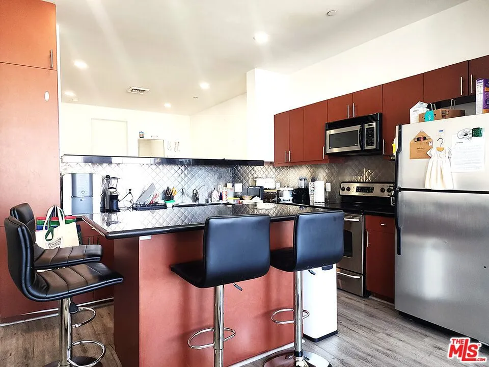 3810 Wilshire Boulevard #1706 Los Angeles, CA 90010
