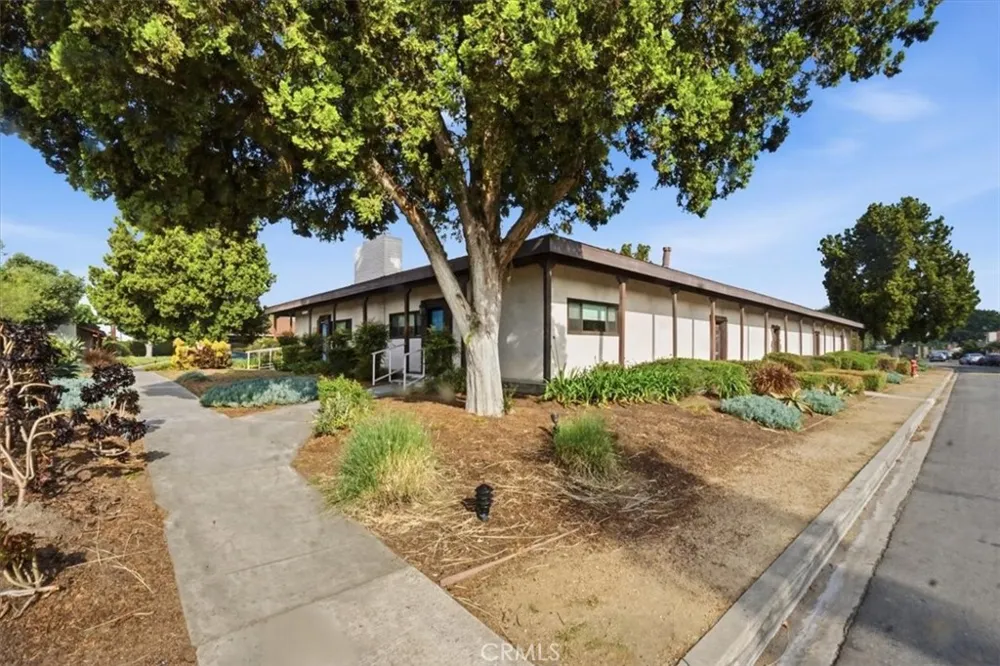 2011 W Katella Anaheim, CA 92804