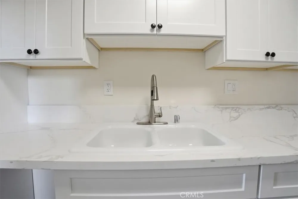 2011 W Katella Anaheim, CA 92804