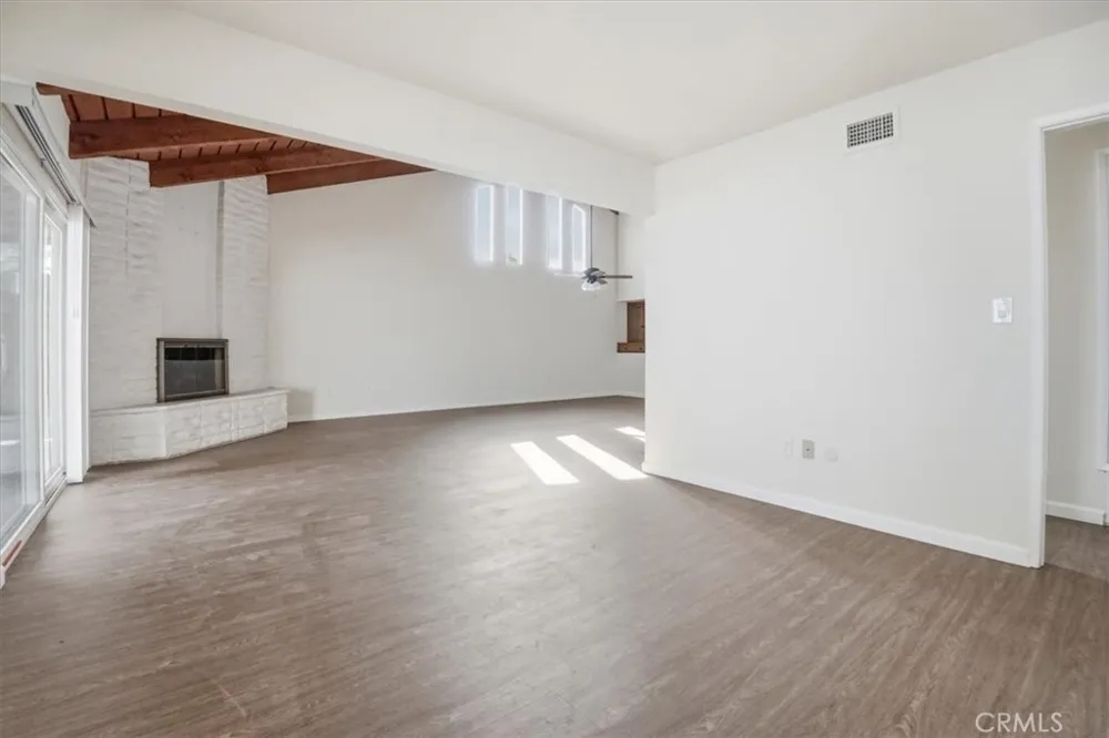 2011 W Katella Anaheim, CA 92804