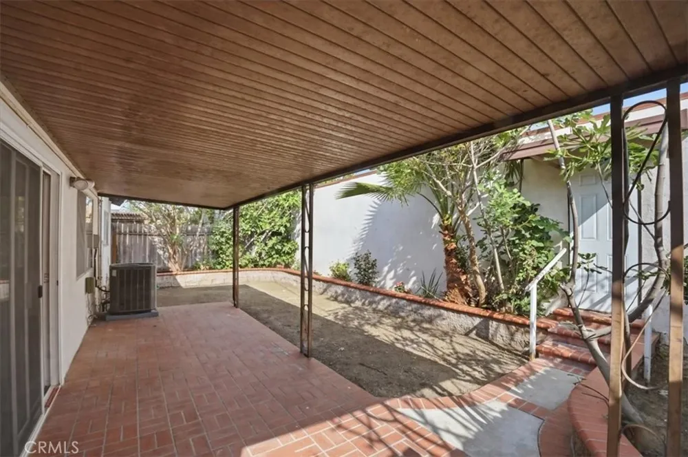 2011 W Katella Anaheim, CA 92804